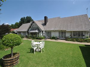 7 Bed House in Signal Hill
