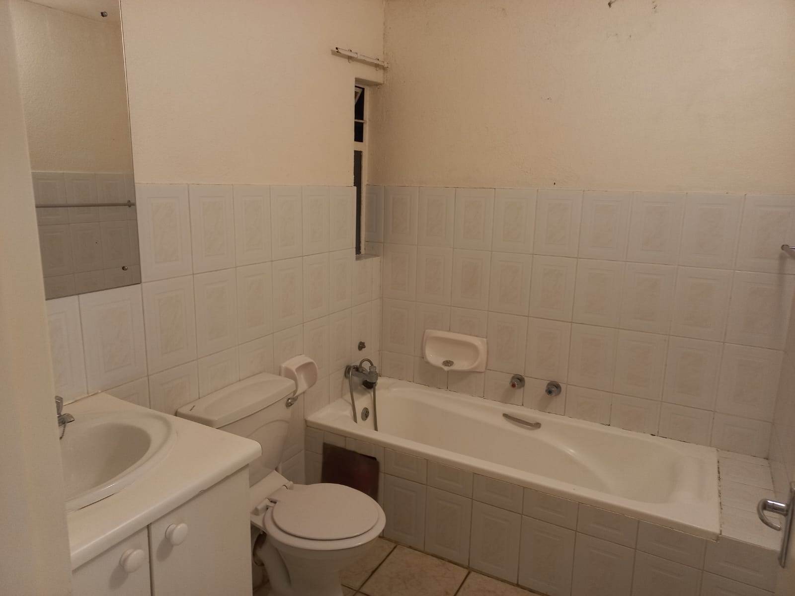 2 Bed Simplex in Morninghill photo number 9