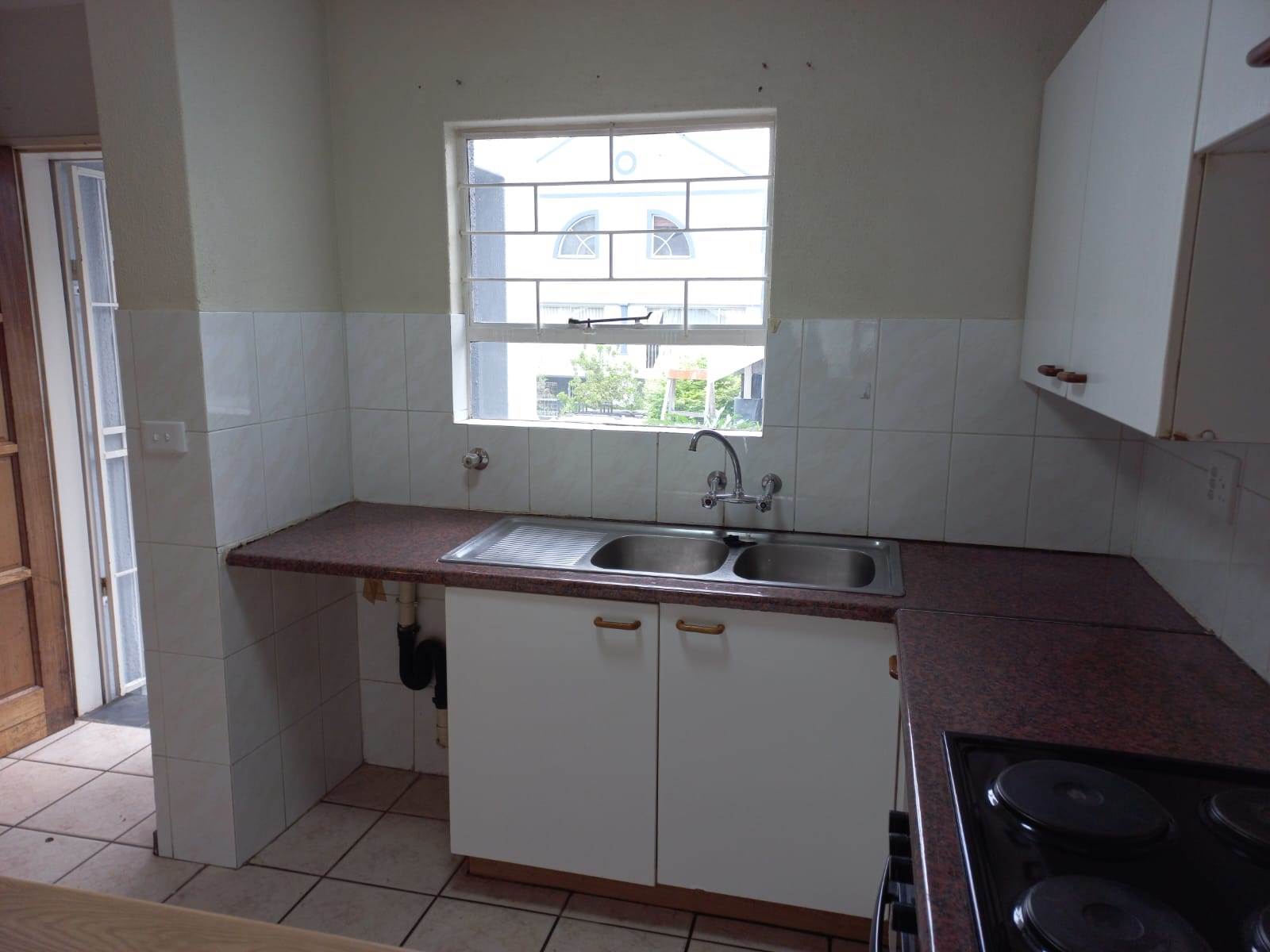 2 Bed Simplex in Morninghill photo number 4