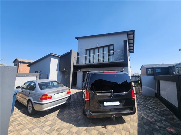 4 Bed House in Derdepoort