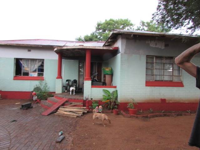 3 Bed House in Brakpan Central photo number 3
