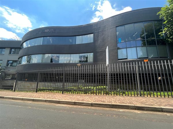 400  m² Commercial space in Parktown