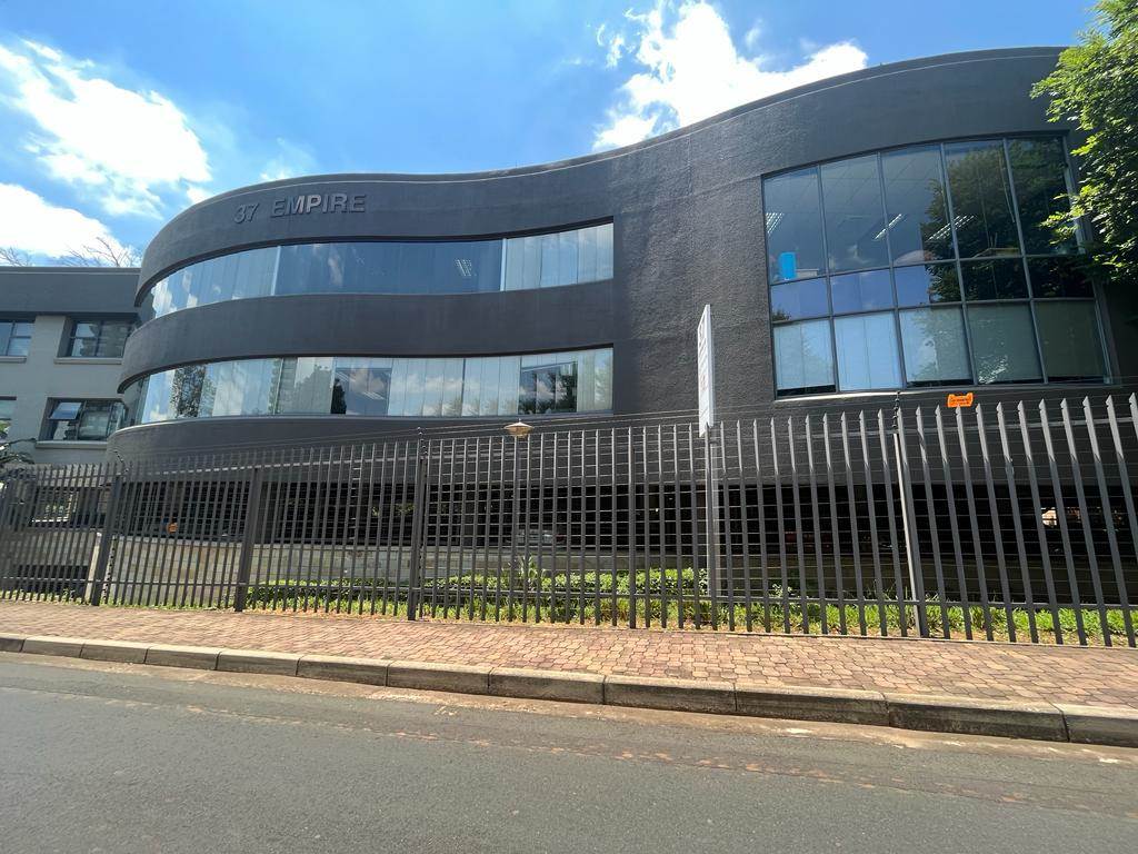 400  m² Commercial space in Parktown photo number 1
