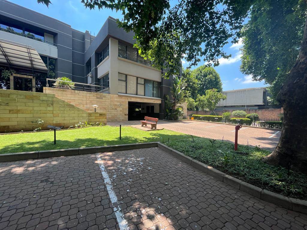400  m² Commercial space in Parktown photo number 18