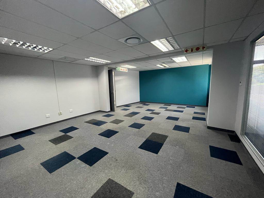 400  m² Commercial space in Parktown photo number 12