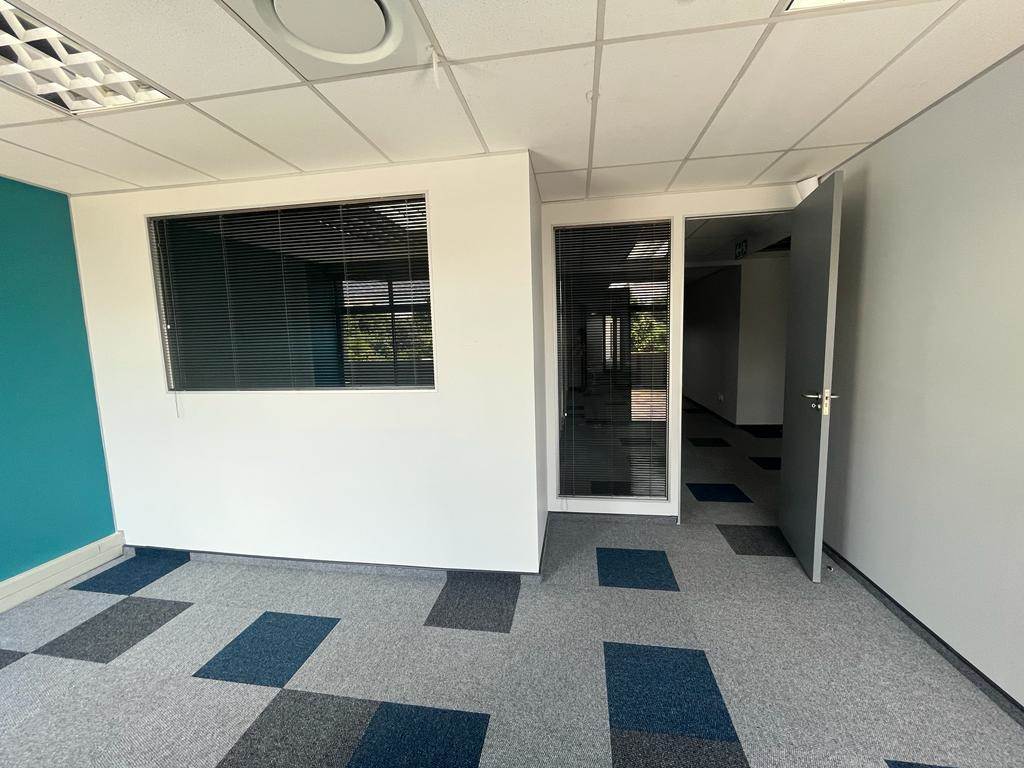 400  m² Commercial space in Parktown photo number 10