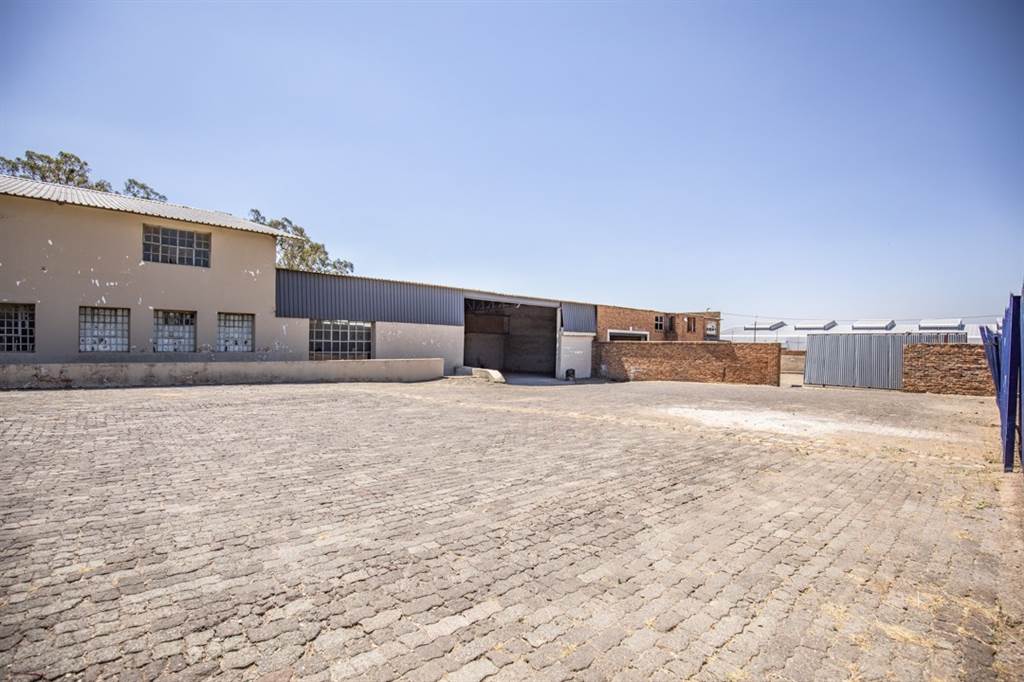 6030  m² Commercial space in Commercia photo number 9