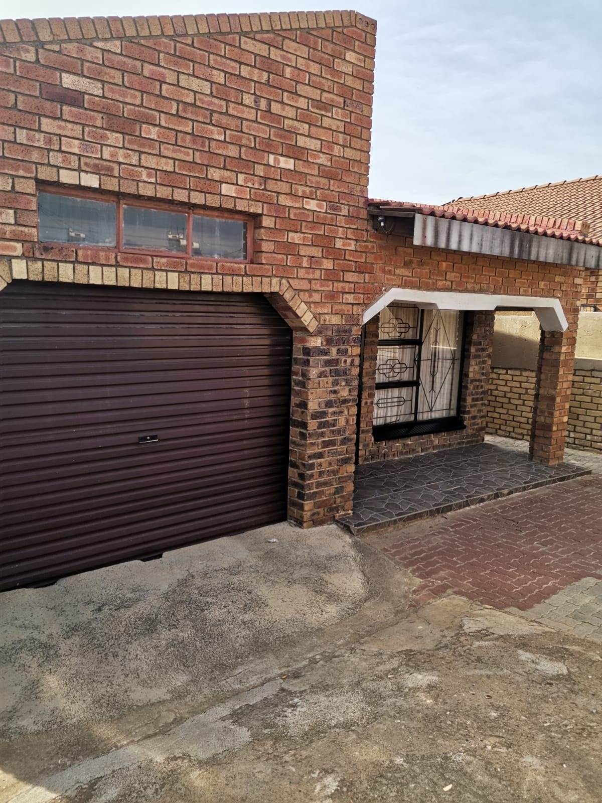 3 Bed House in Ivory Park photo number 1