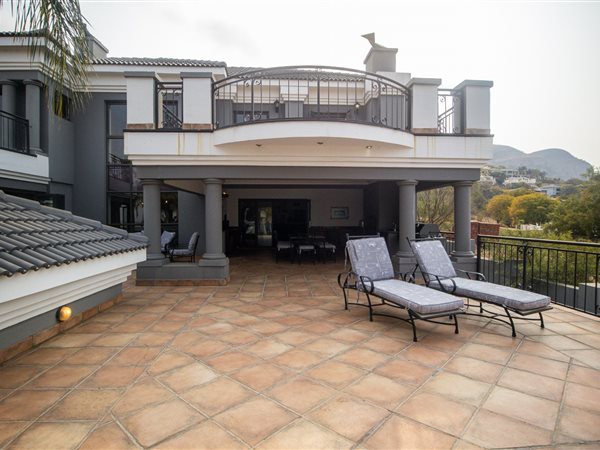5 Bedroom House 5 Bedroom House