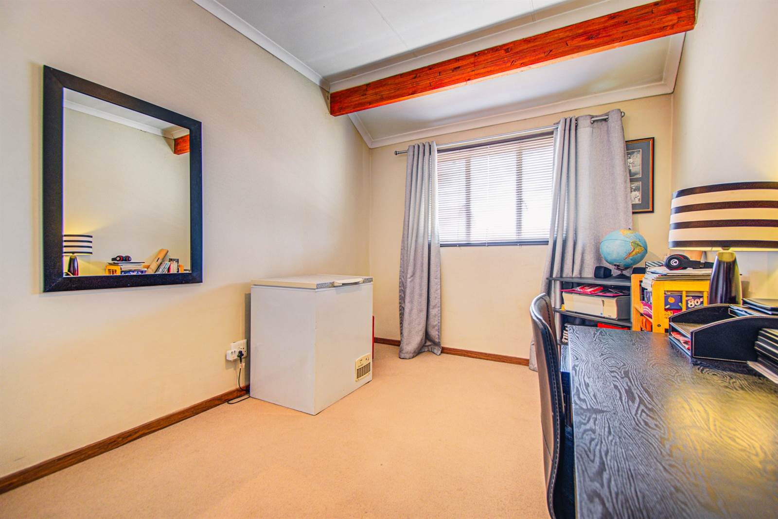 2 Bed Townhouse in Glen Marais photo number 10