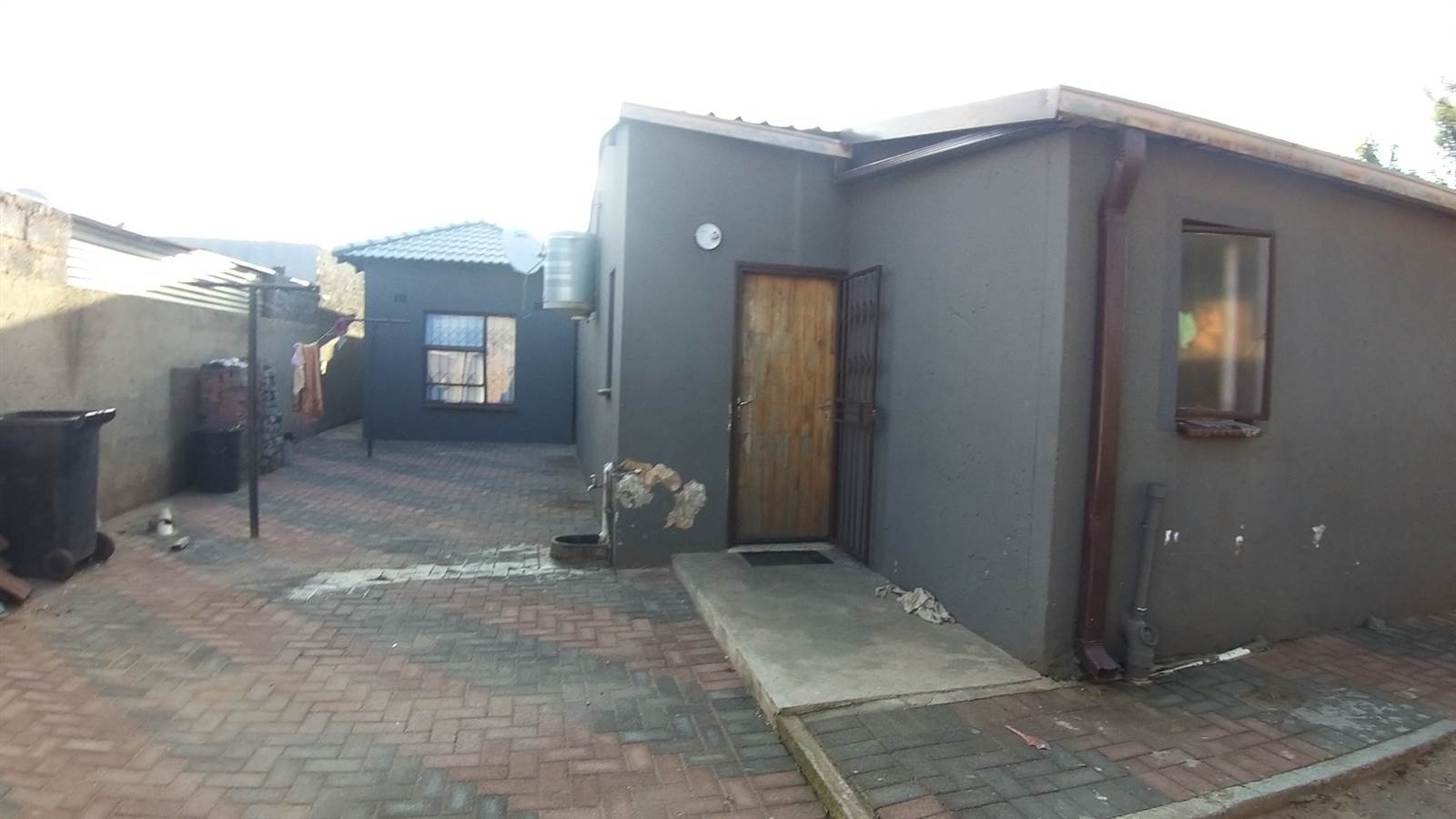 3 Bed House in Protea Glen photo number 3