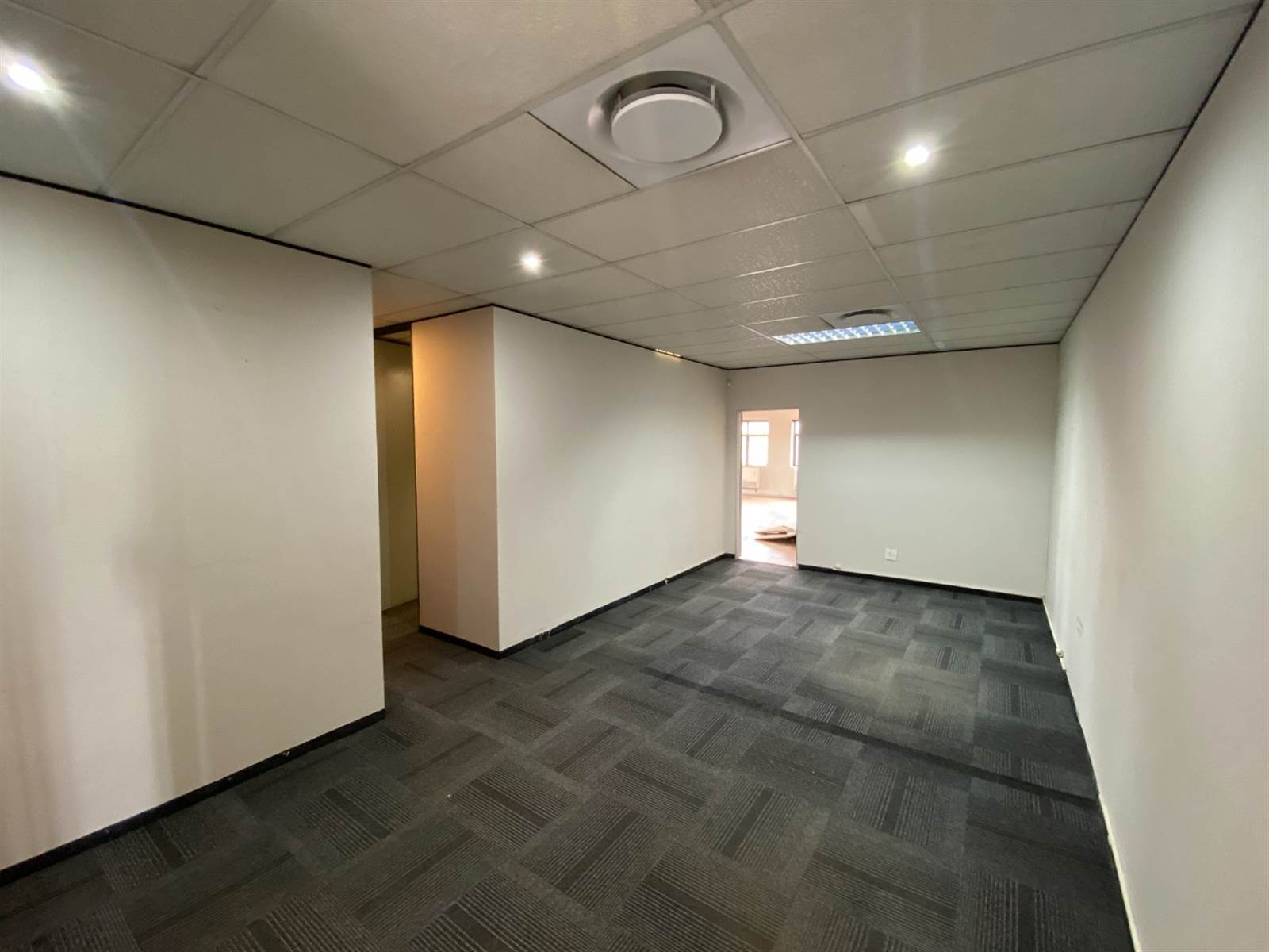 216  m² Office Space in Faerie Glen photo number 6
