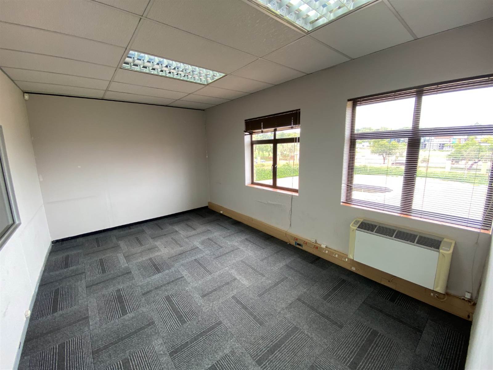 216  m² Office Space in Faerie Glen photo number 19