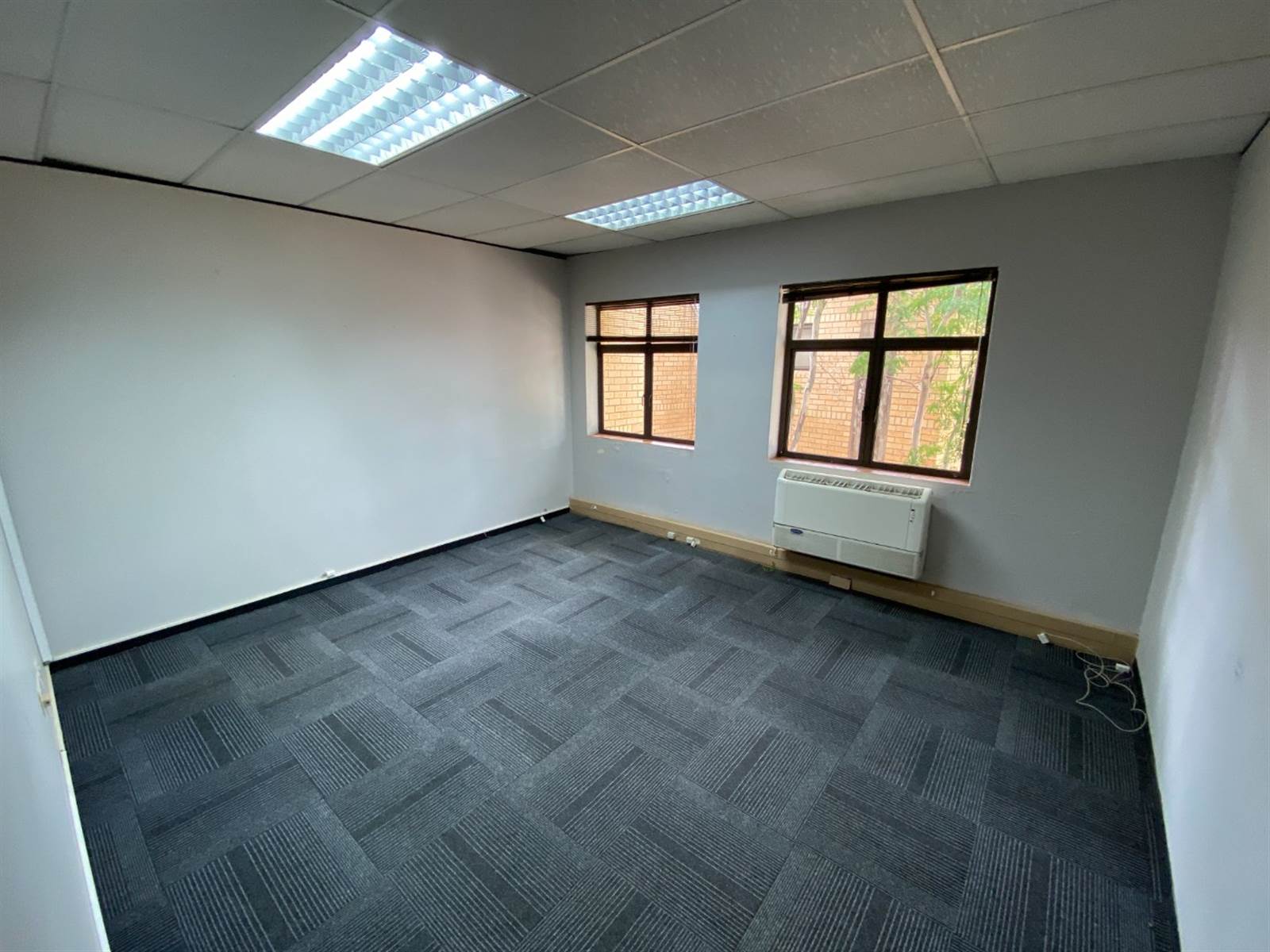 216  m² Office Space in Faerie Glen photo number 11
