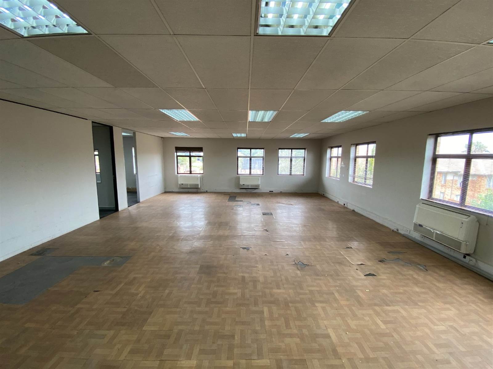 216  m² Office Space in Faerie Glen photo number 17