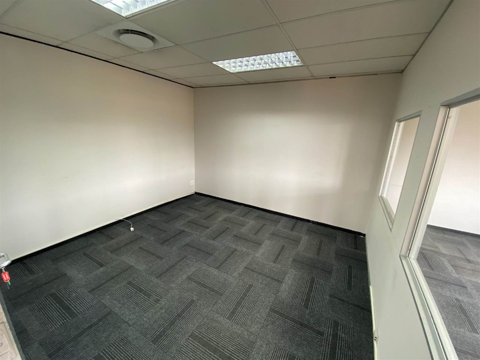 216  m² Office Space in Faerie Glen photo number 18