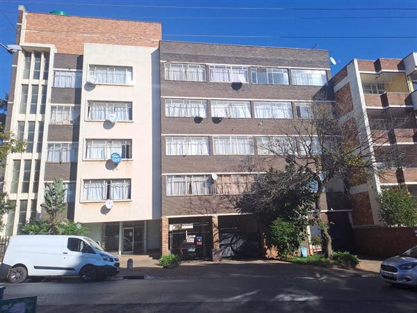 1.5 Bed Apartment in Yeoville