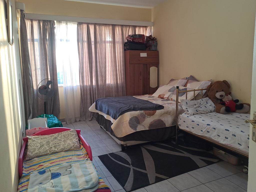 1.5 Bed Apartment in Yeoville photo number 6