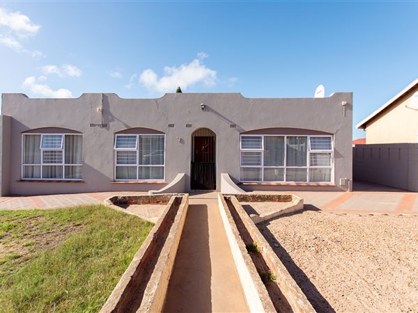 3 Bedroom House 3 Bedroom House