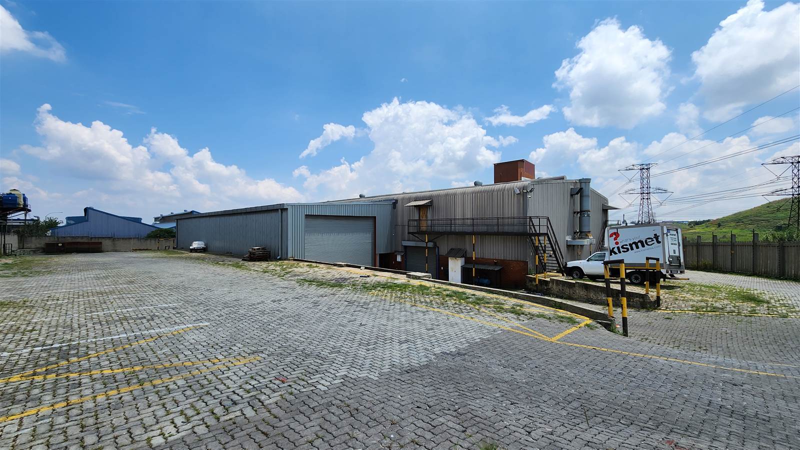 1912  m² Industrial space in Sebenza photo number 11