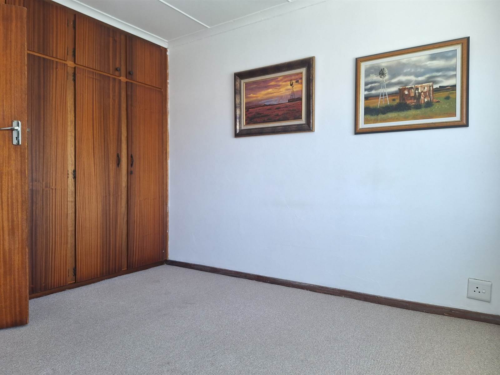 3 Bed Townhouse in Beacon Bay photo number 9