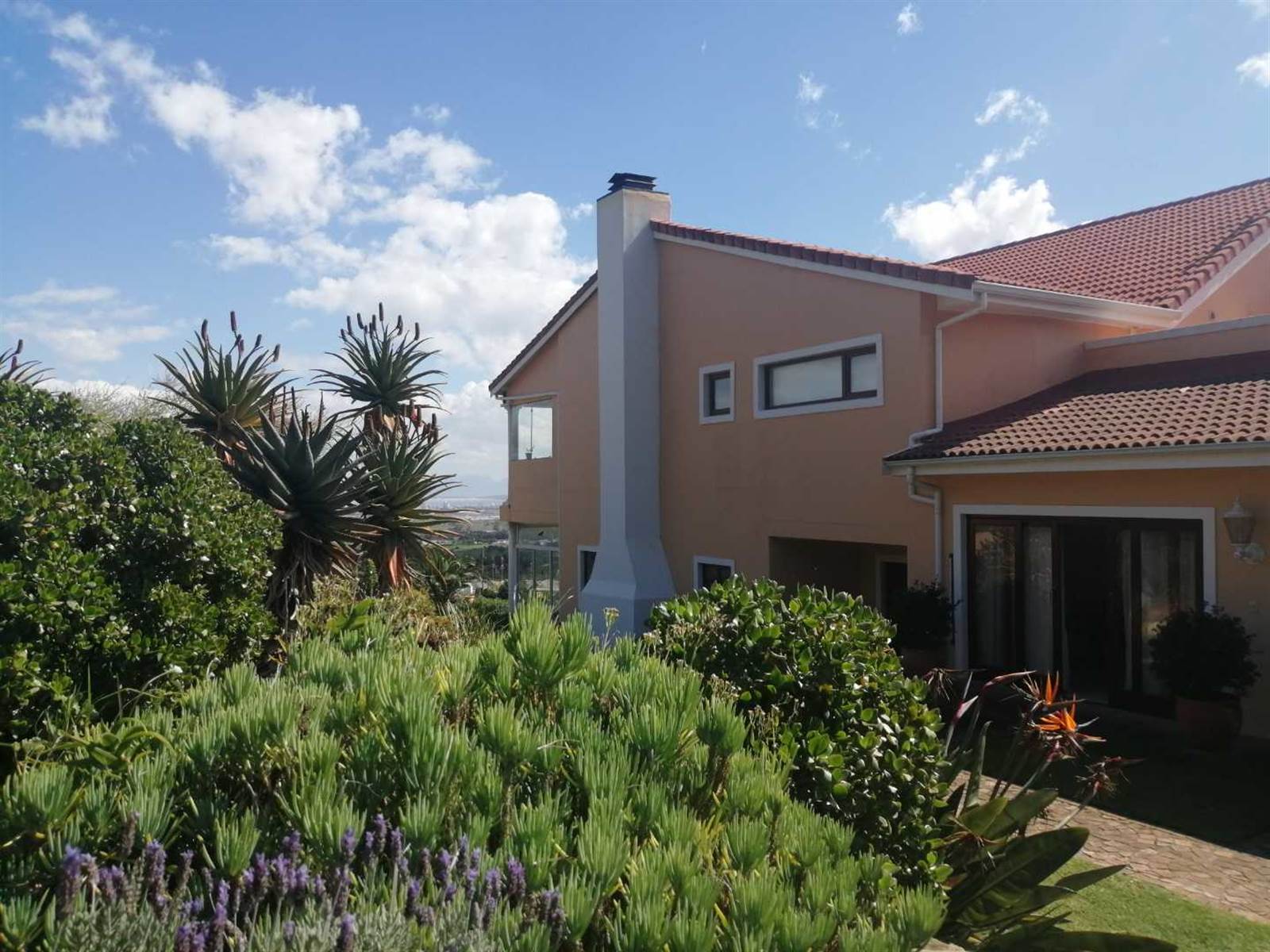 12 Bed House in Gordons Bay Central photo number 29