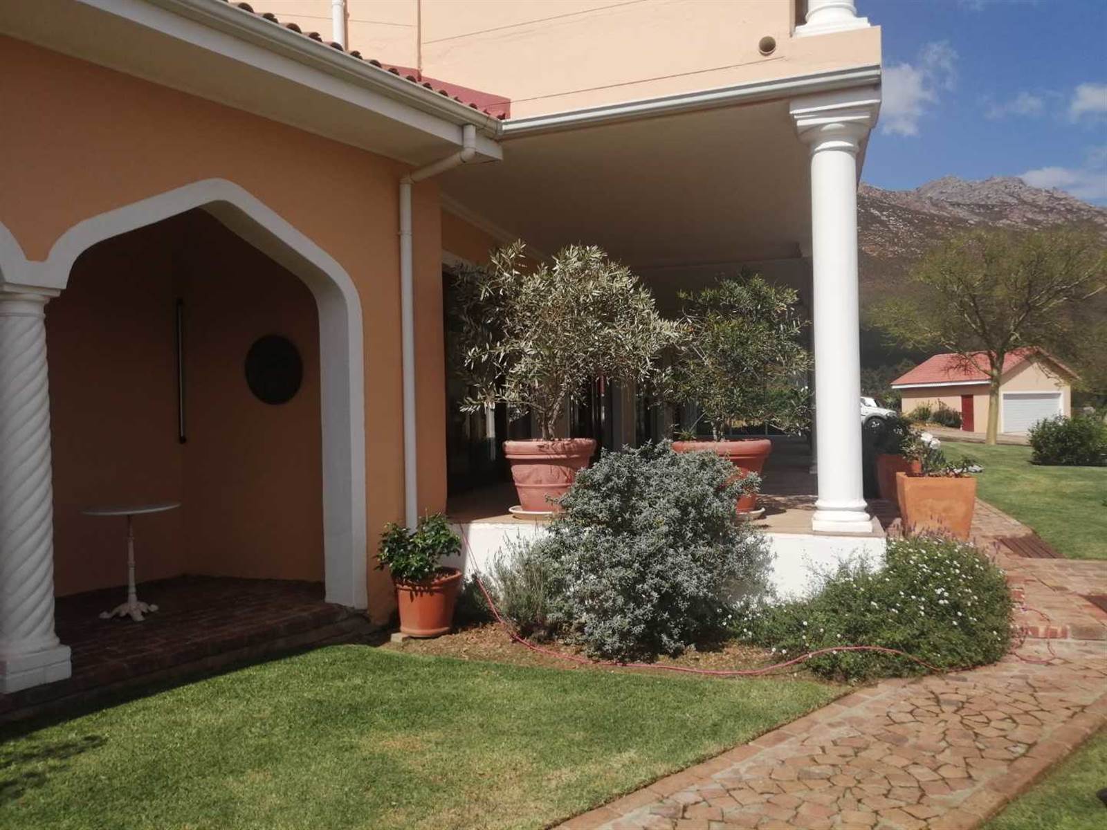 12 Bed House in Gordons Bay Central photo number 6