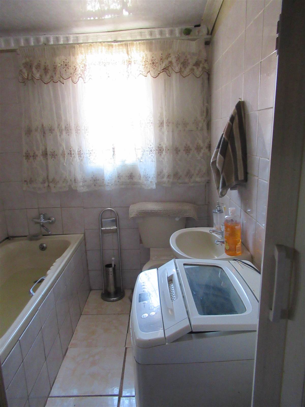 3 Bed House in Thabong photo number 10