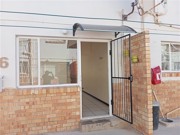 2 Bedroom Duplex 2 Bedroom Duplex