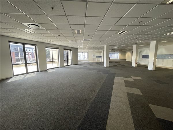 723  m² Commercial space in Rosebank