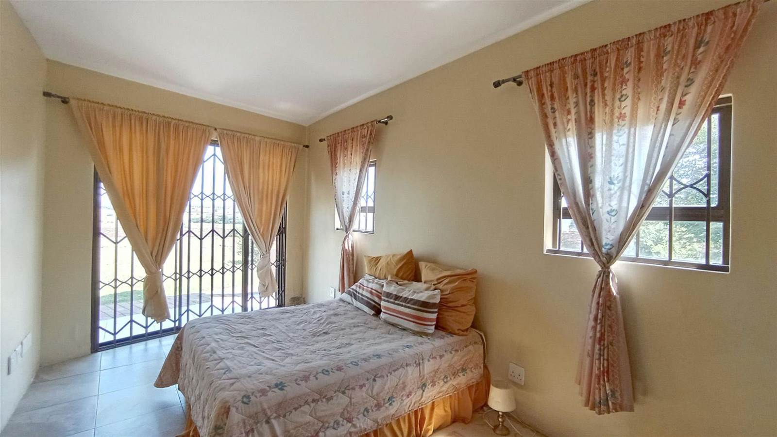 6 Bed House in Rietvlei View photo number 15