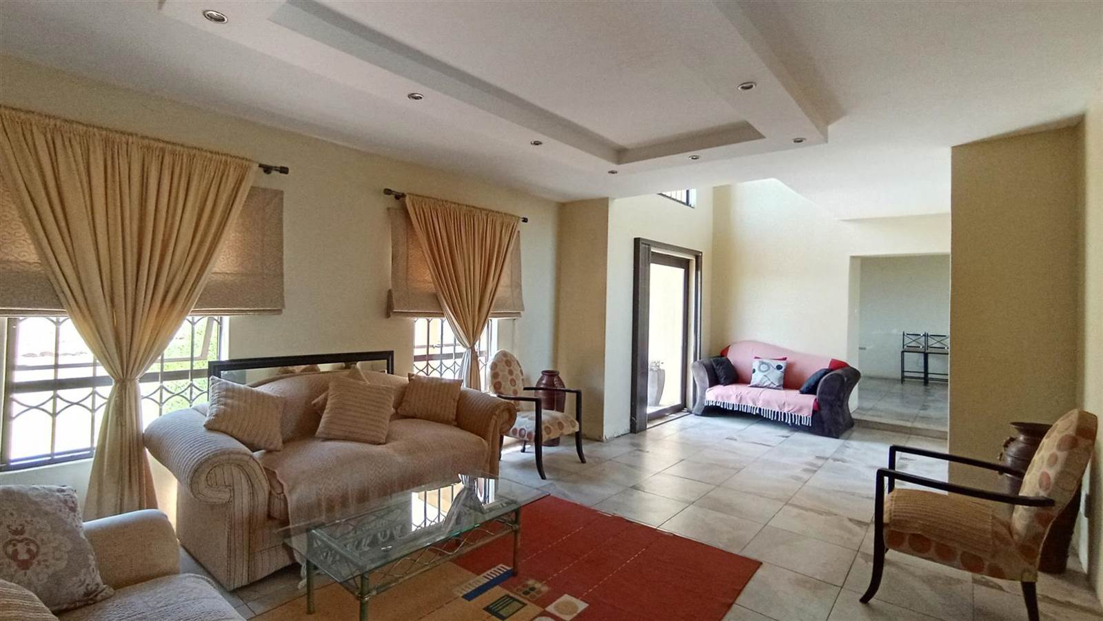 6 Bed House in Rietvlei View photo number 10