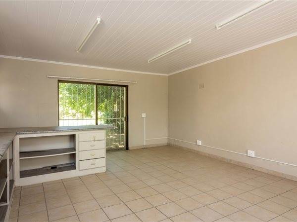 660  m² Office Space in Kroonstad photo number 29