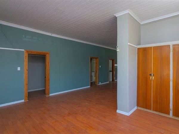 660  m² Office Space in Kroonstad photo number 9