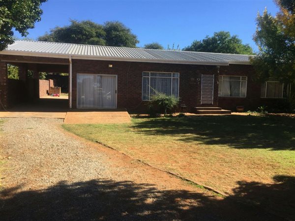 4 Bedroom House 4 Bedroom House