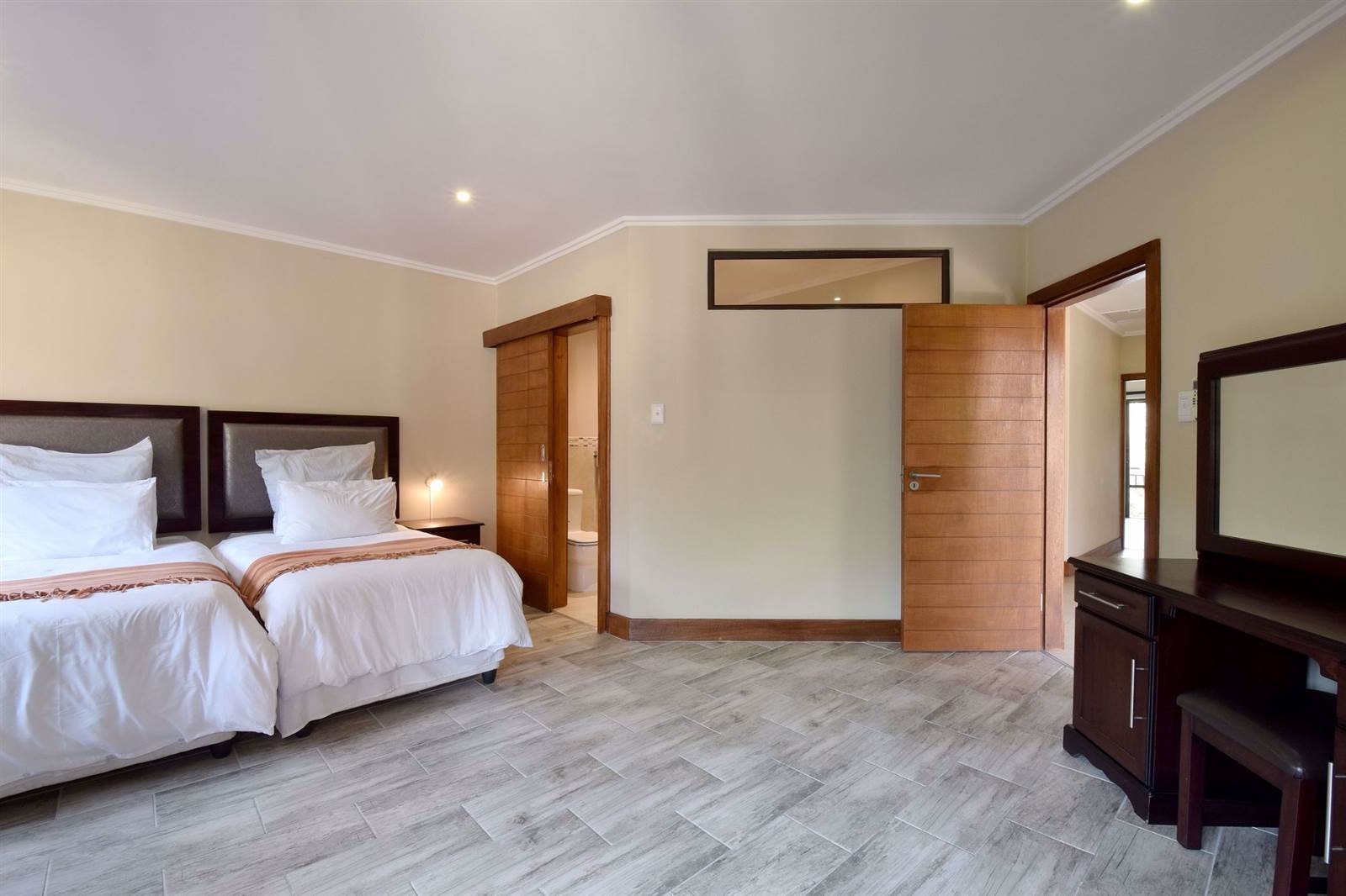 4 Bed Apartment in Zimbali Coastal Resort photo number 17