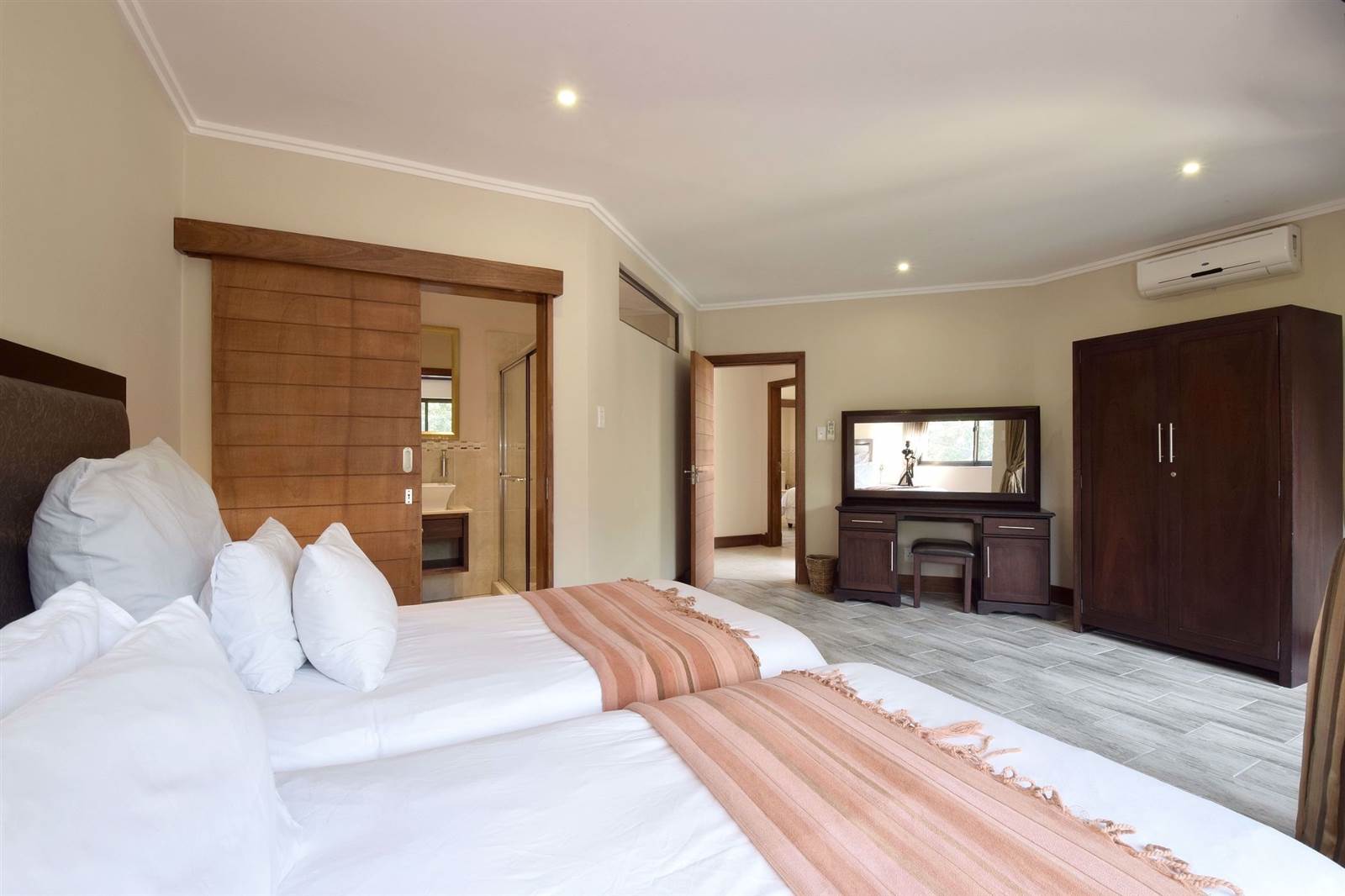 4 Bed Apartment in Zimbali Coastal Resort photo number 18