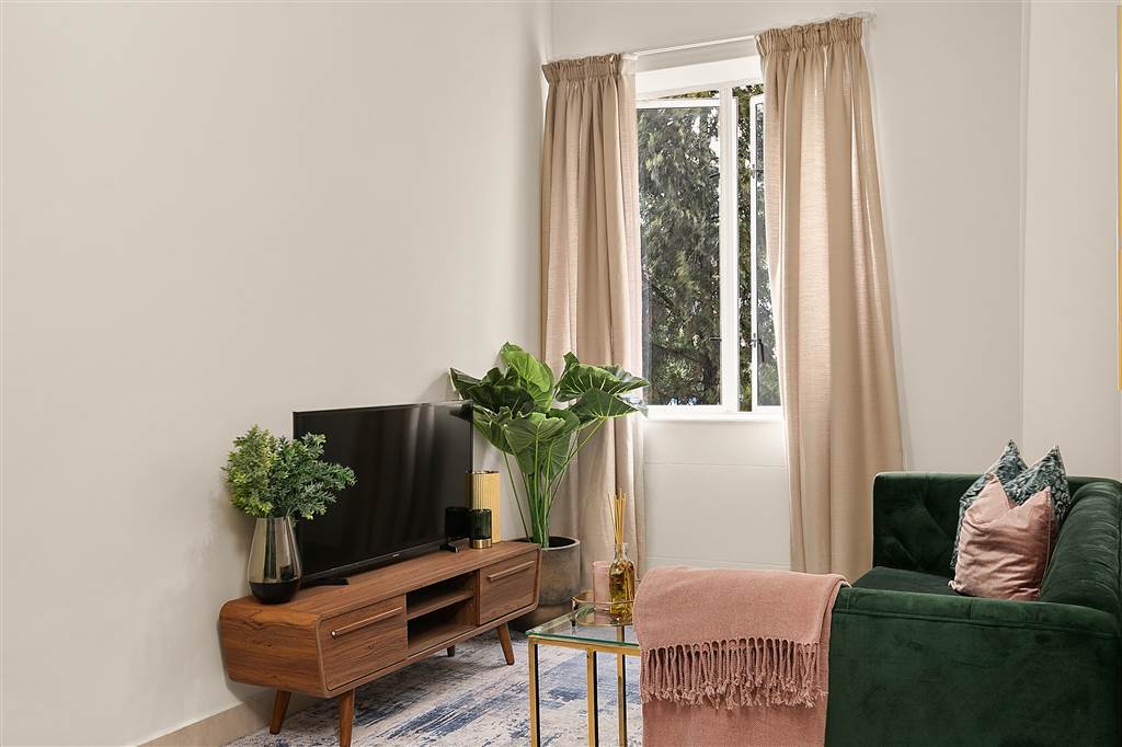 Studio apartment to rent in Sunninghill RR3744941 Private Property