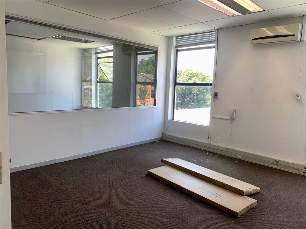 99  m² Office Space in Craighall photo number 15