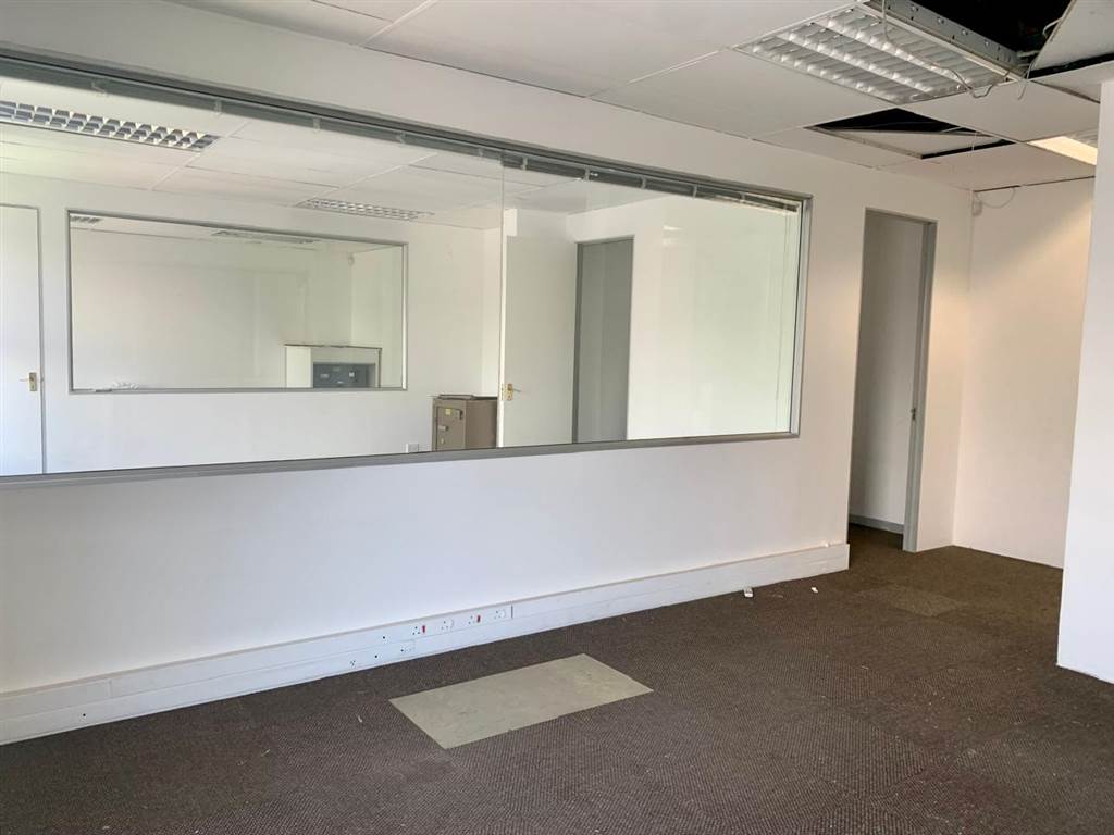 99  m² Office Space in Craighall photo number 10