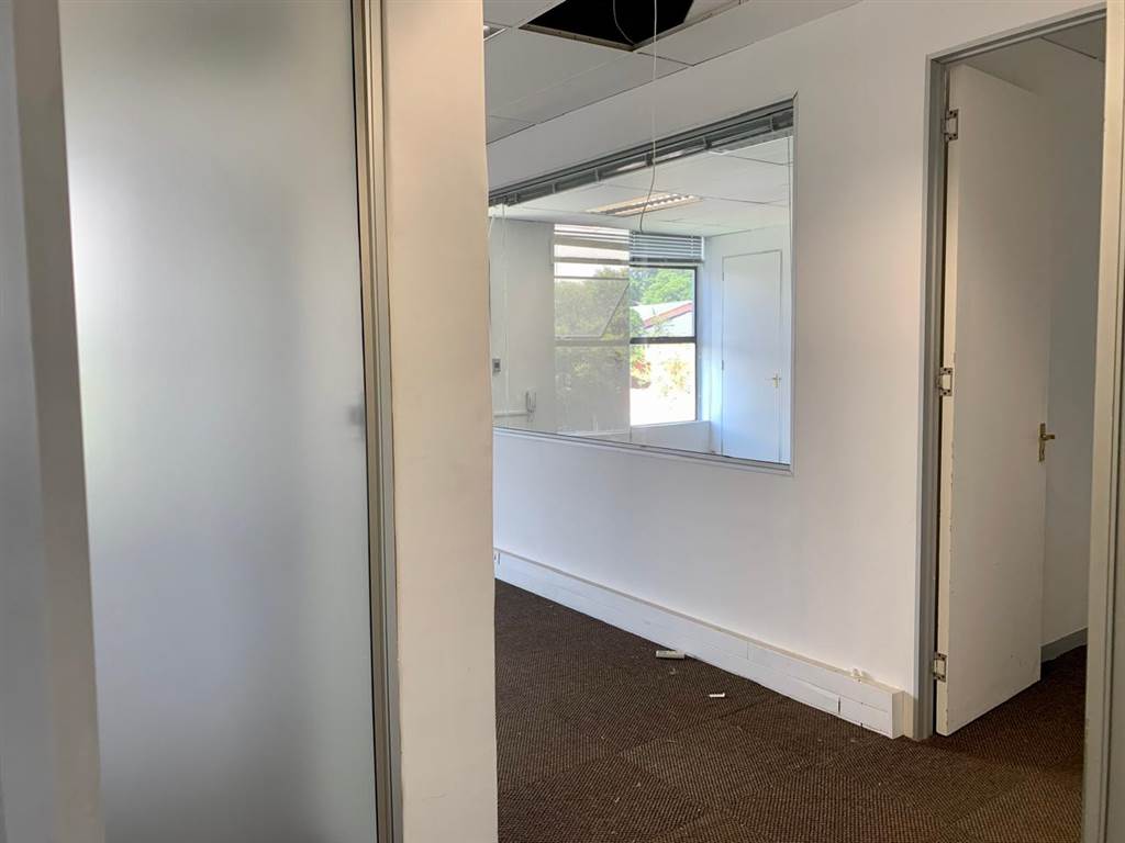 99  m² Office Space in Craighall photo number 18