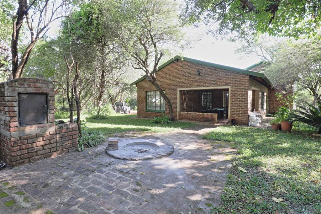 4 Bed House in Marloth Park photo number 5