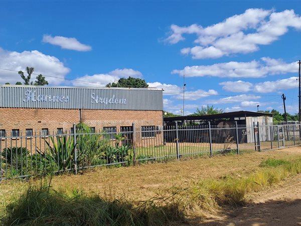 1 327 m² Commercial space 1 327 m² Commercial space