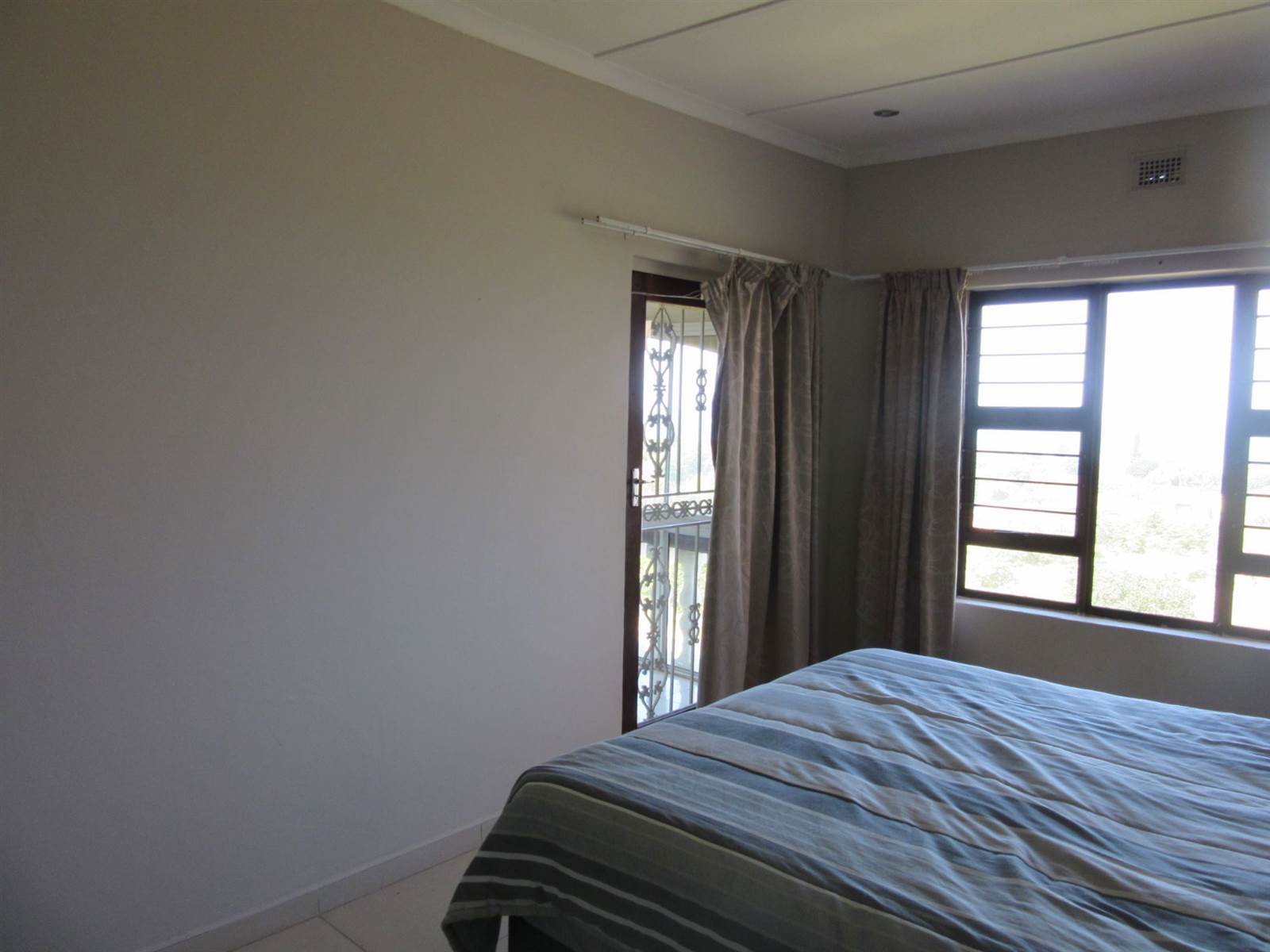 3 Bed Apartment in Port Edward photo number 26