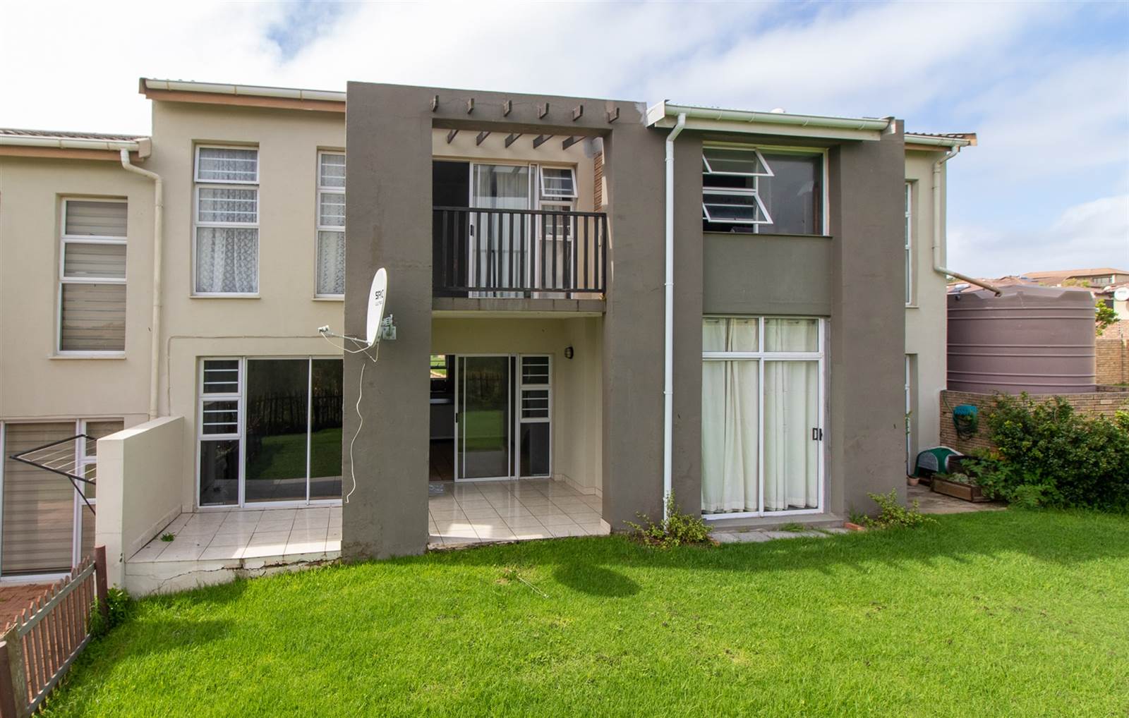 2 Bed Townhouse in Port Alfred photo number 2