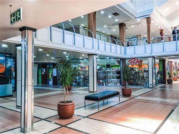 100 m² Retail Space 100 m² Retail Space