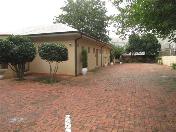 350 m² Office Space 350 m² Office Space