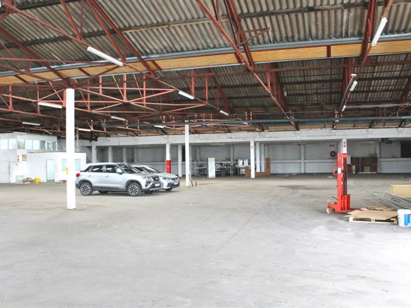 1 728 m² Industrial space 1 728 m² Industrial space