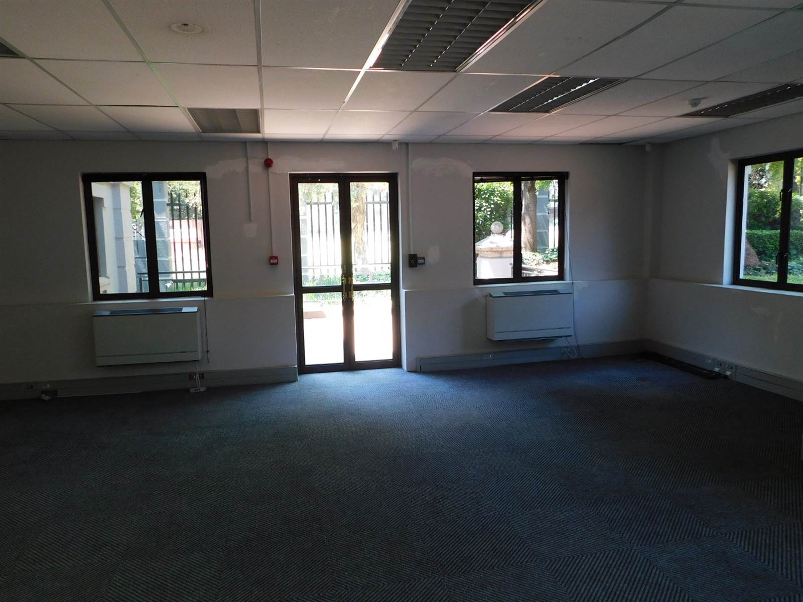 2167  m² Office Space in Hyde Park photo number 13
