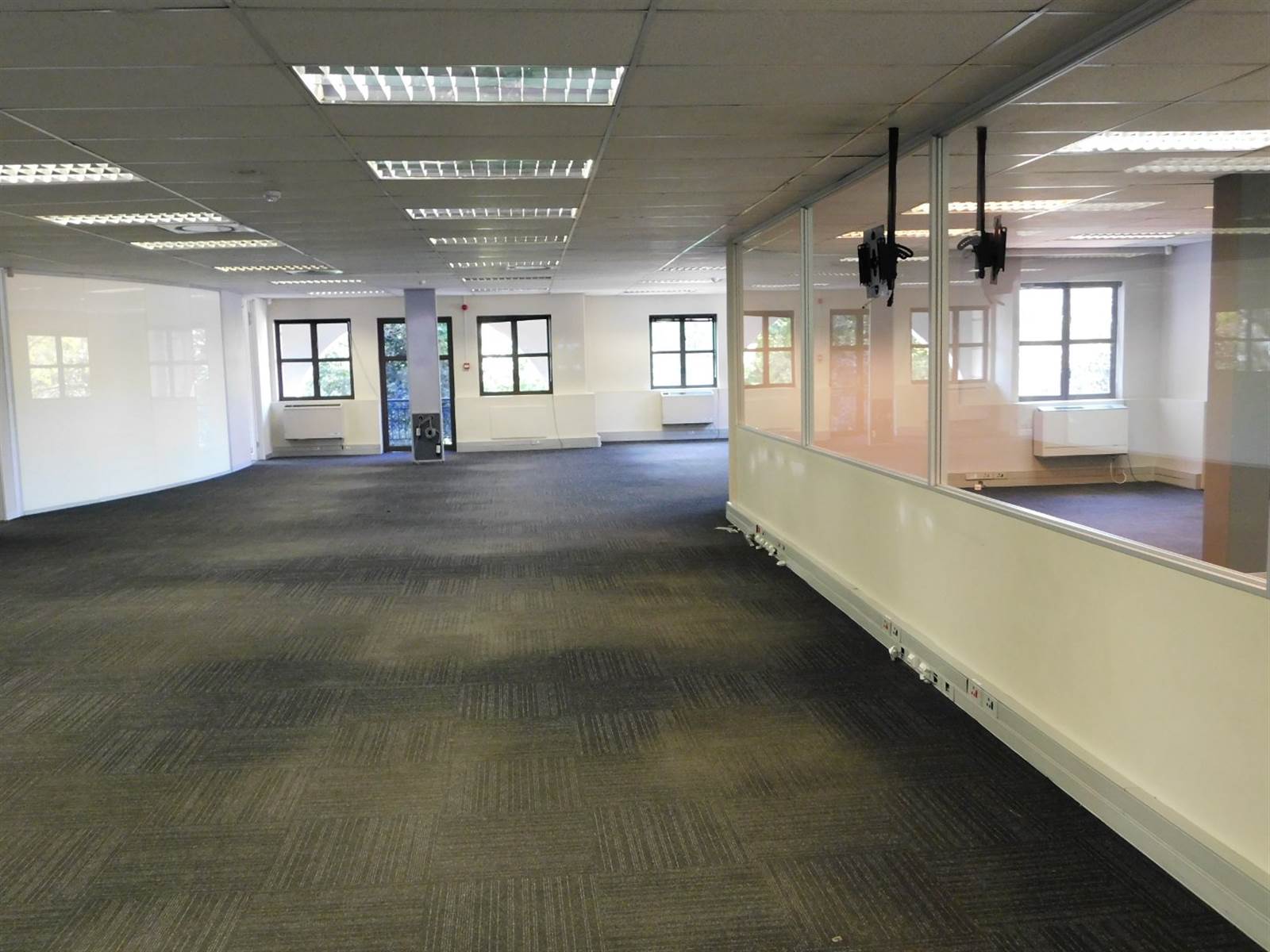 2167  m² Office Space in Hyde Park photo number 16